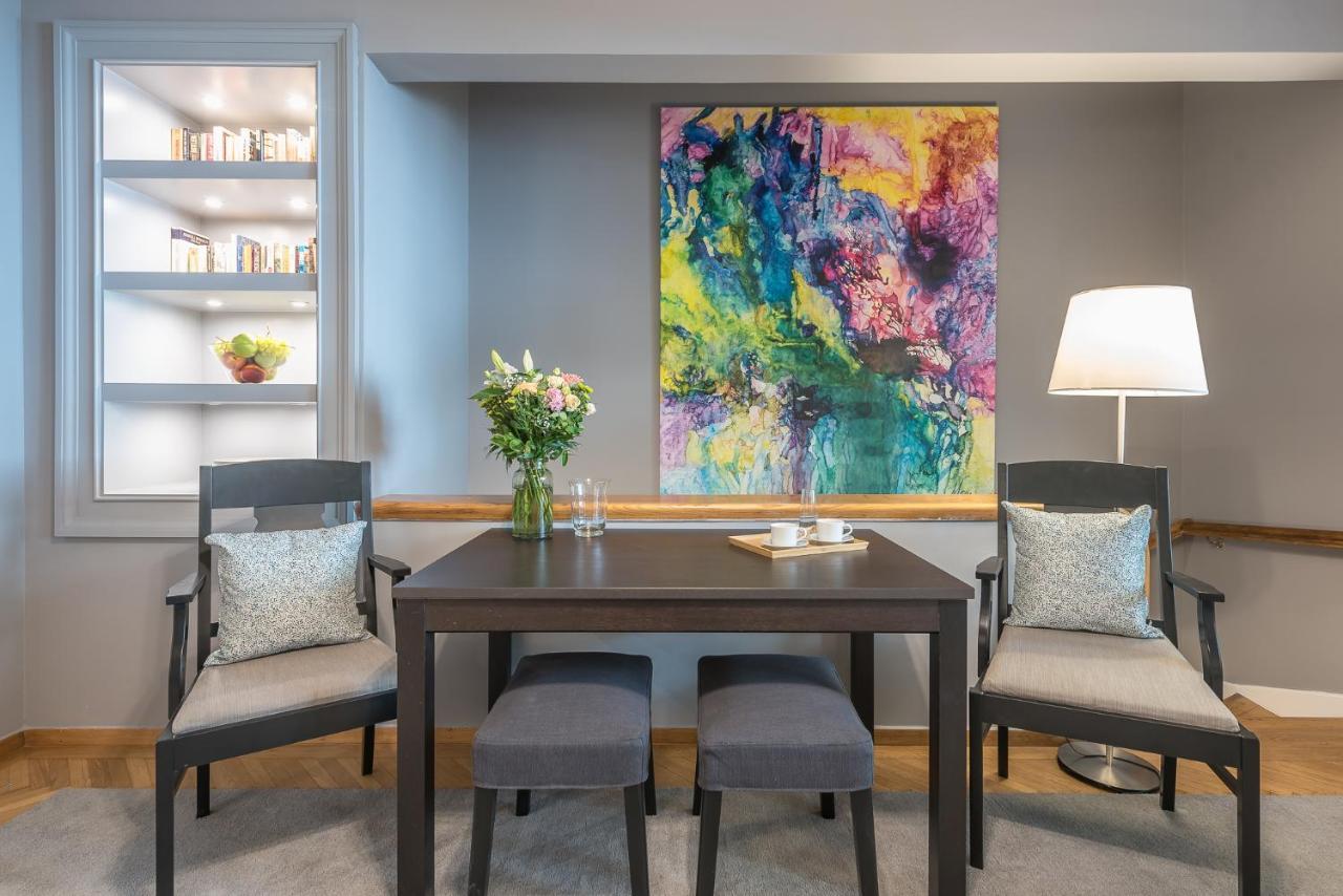 Apartment Luxurious In Kolonaki, Peridot -homes Athens